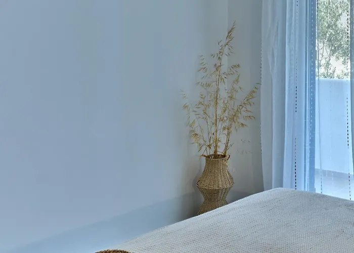 Aurora Beachside Home, Beach, Paros Apartment Logaras