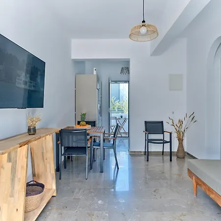 Apartment Aurora Beachside Home, Beach, Paros Logaras