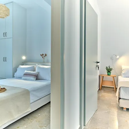 Apartment Aurora Beachside Home, Beach, Paros Logaras